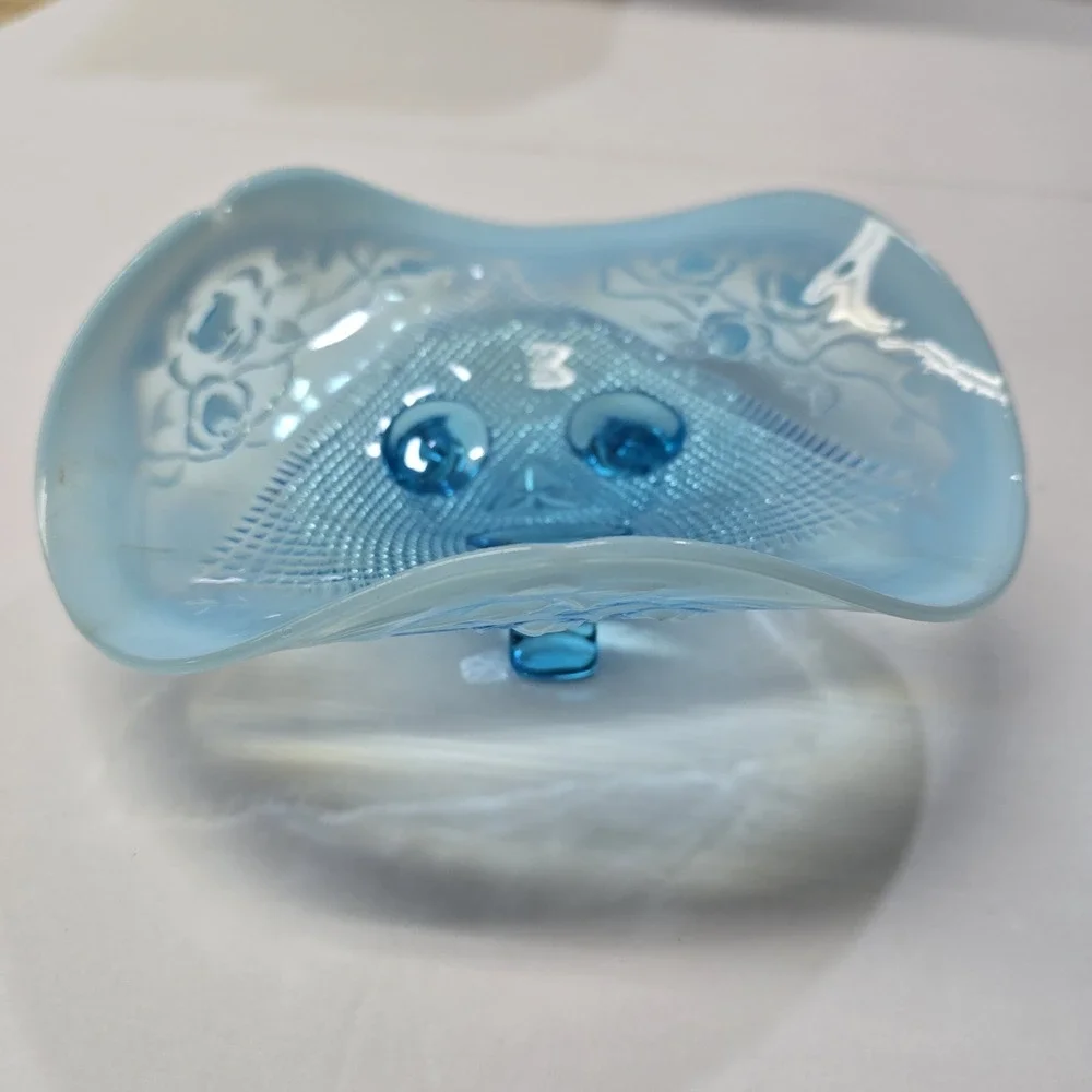 Antique Jefferson Northwood Blue‎ Opalescent Glass Bowl Tri-Footed Candy Dish